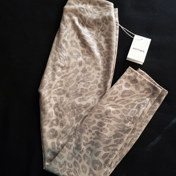 MOTHER Pants - MOTHER HIWAIST SEAMLESS LOOKER LEOPARD ANKLE PANTS